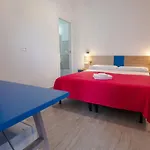 ゲストハウス Bed & Blu