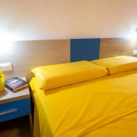 Bed & Blu Guest house *