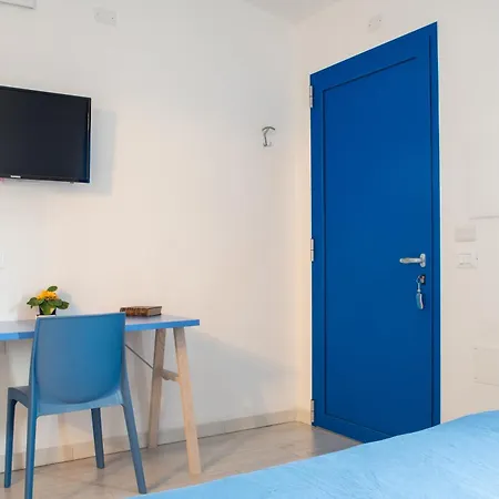 Bed & Blu Guest house *